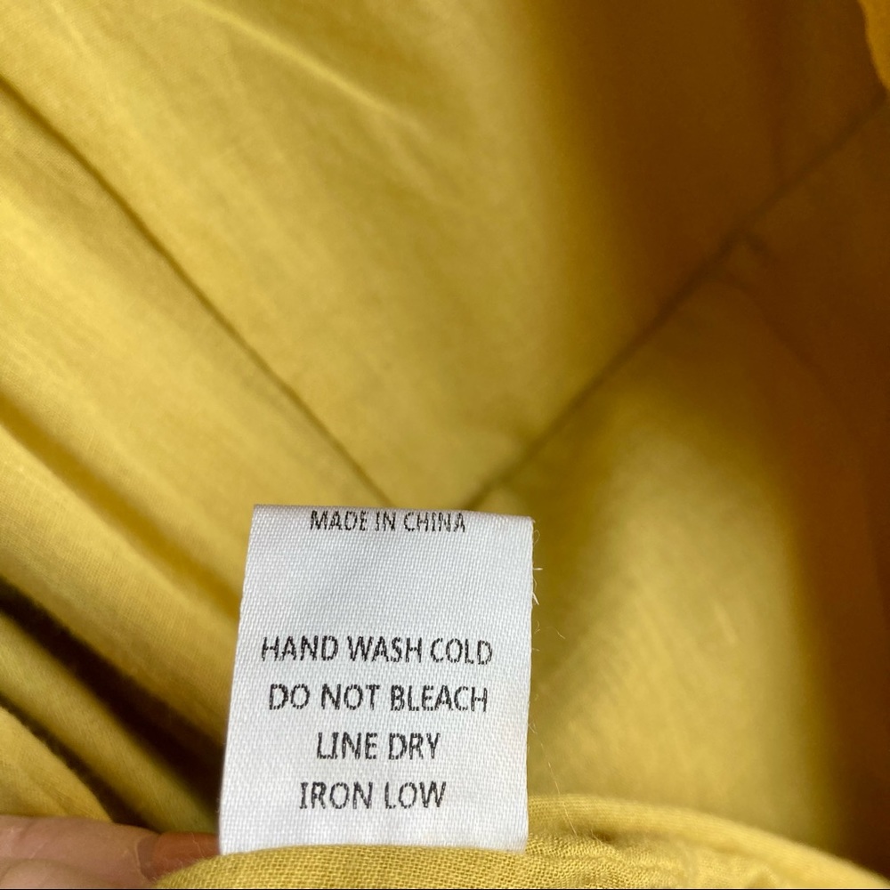 NWT essue Women’s mustard jumpsuit with straps and asymmetrical buttons - Sz S - Picture 10 of 13